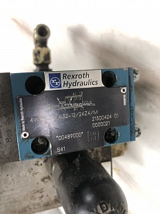 Bosch Rexroth 4WRE 6 E32-12/24Z4/M
