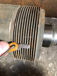 Материальный цилиндр d60 L1630 С-3 + шнек d60